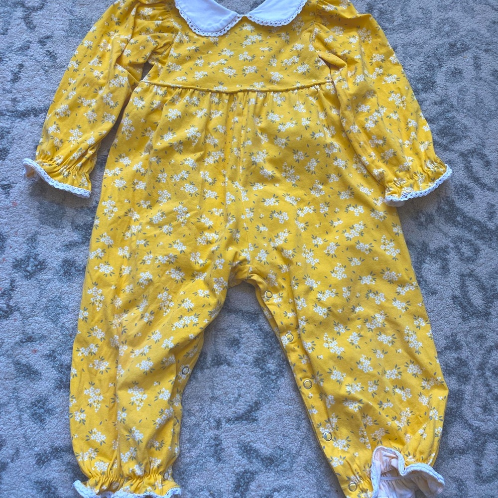 Serendipity 3T yellow long sleeve romper in EUC